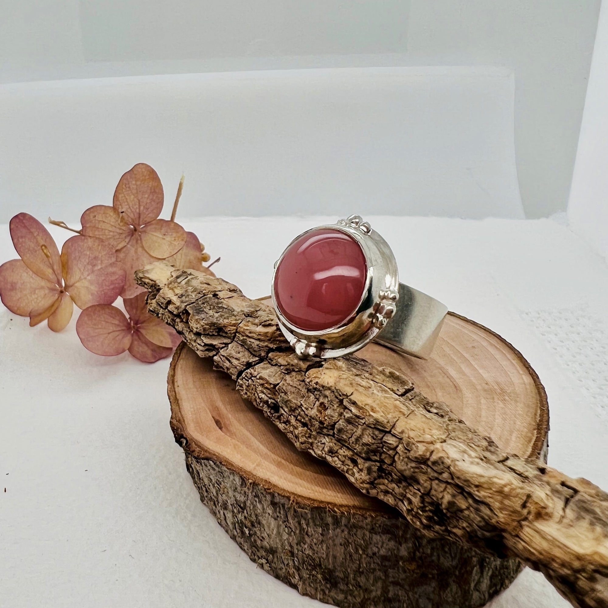 Quartz band sale ring