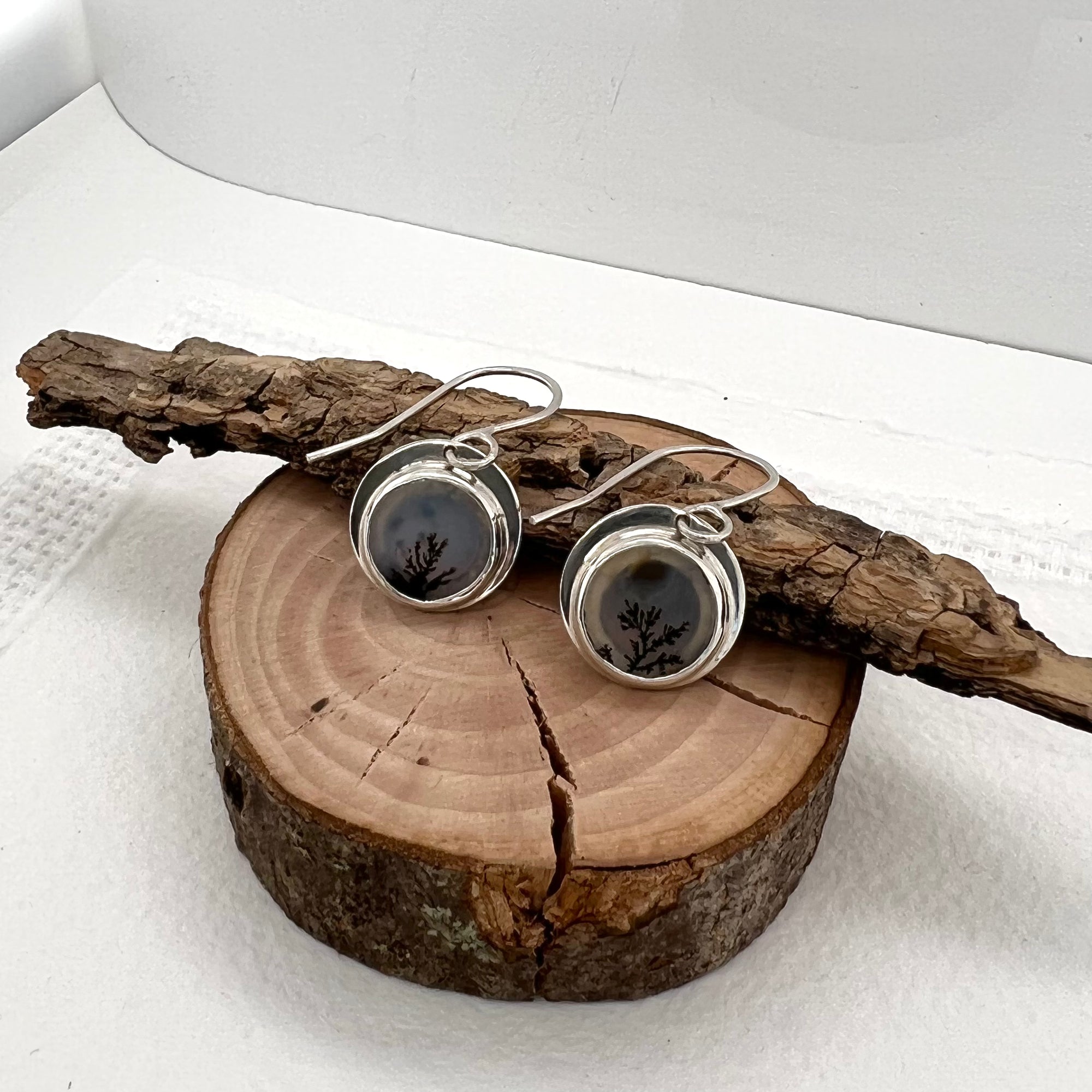 Round “Tiny Branches” Dendritic Agate Earrings