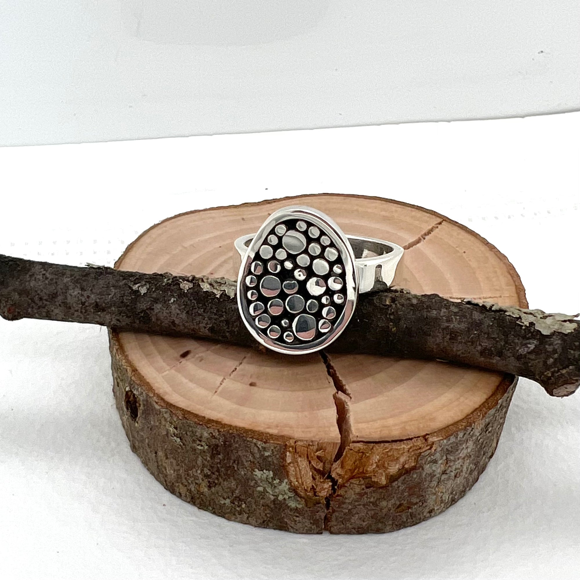 Pebbles Ring Wide Band