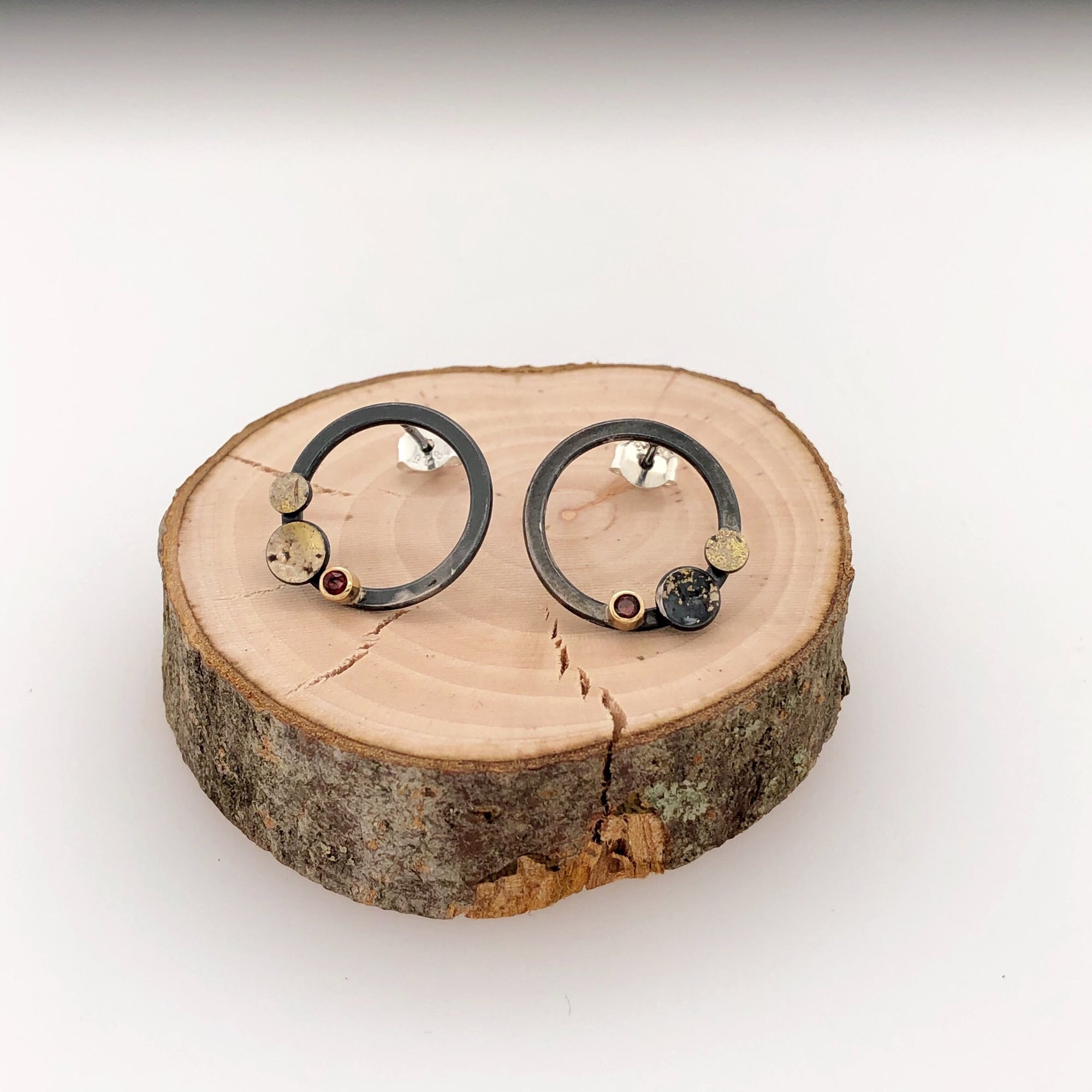 Black, Gold and Garnet Round Stud Earrings