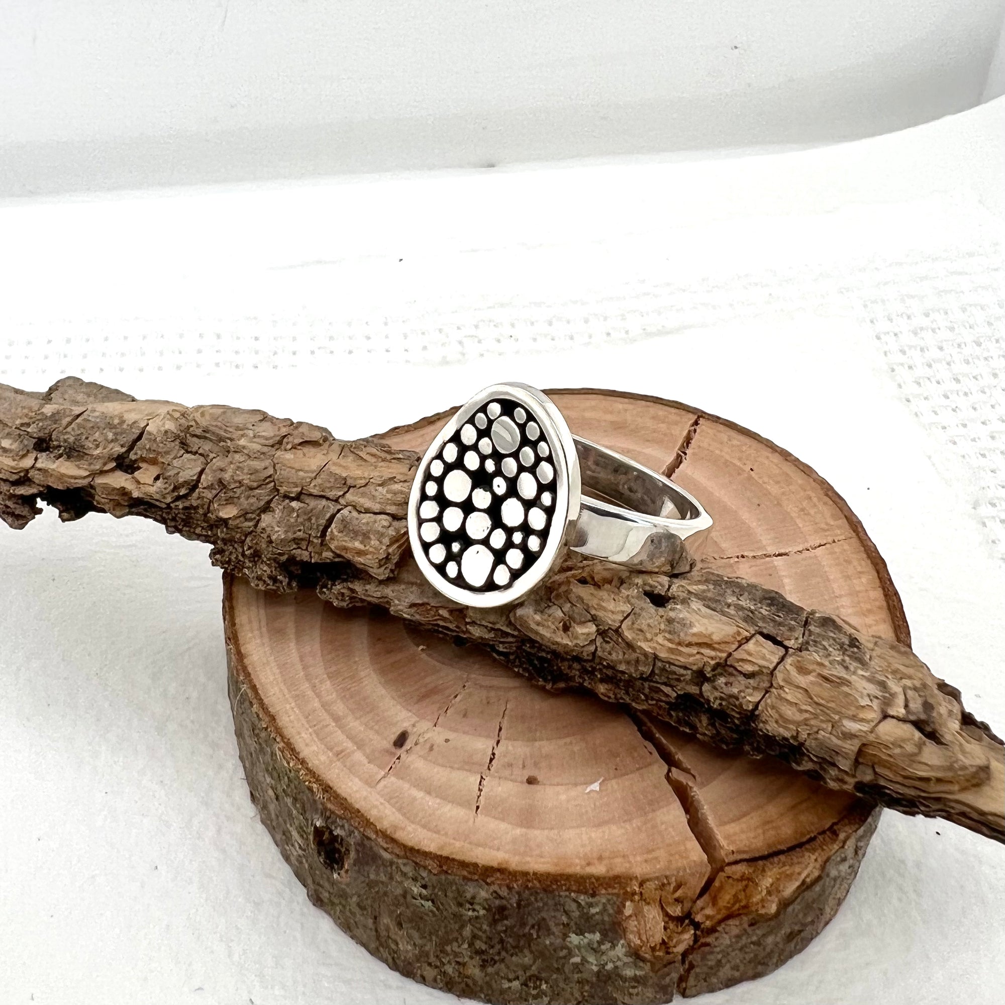 Pebbles Ring Wide Band