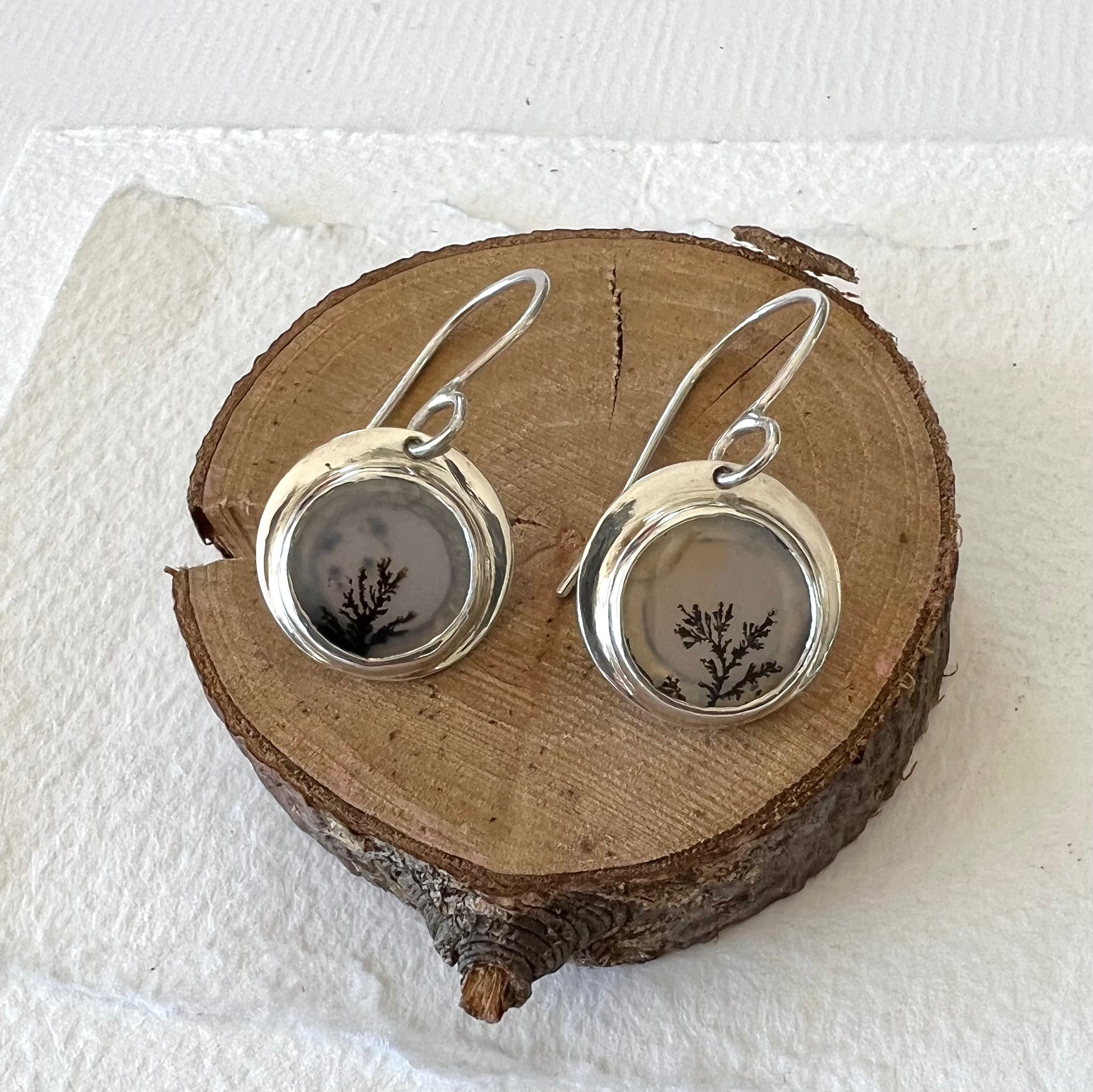 Round “Tiny Branches” Dendritic Agate Earrings