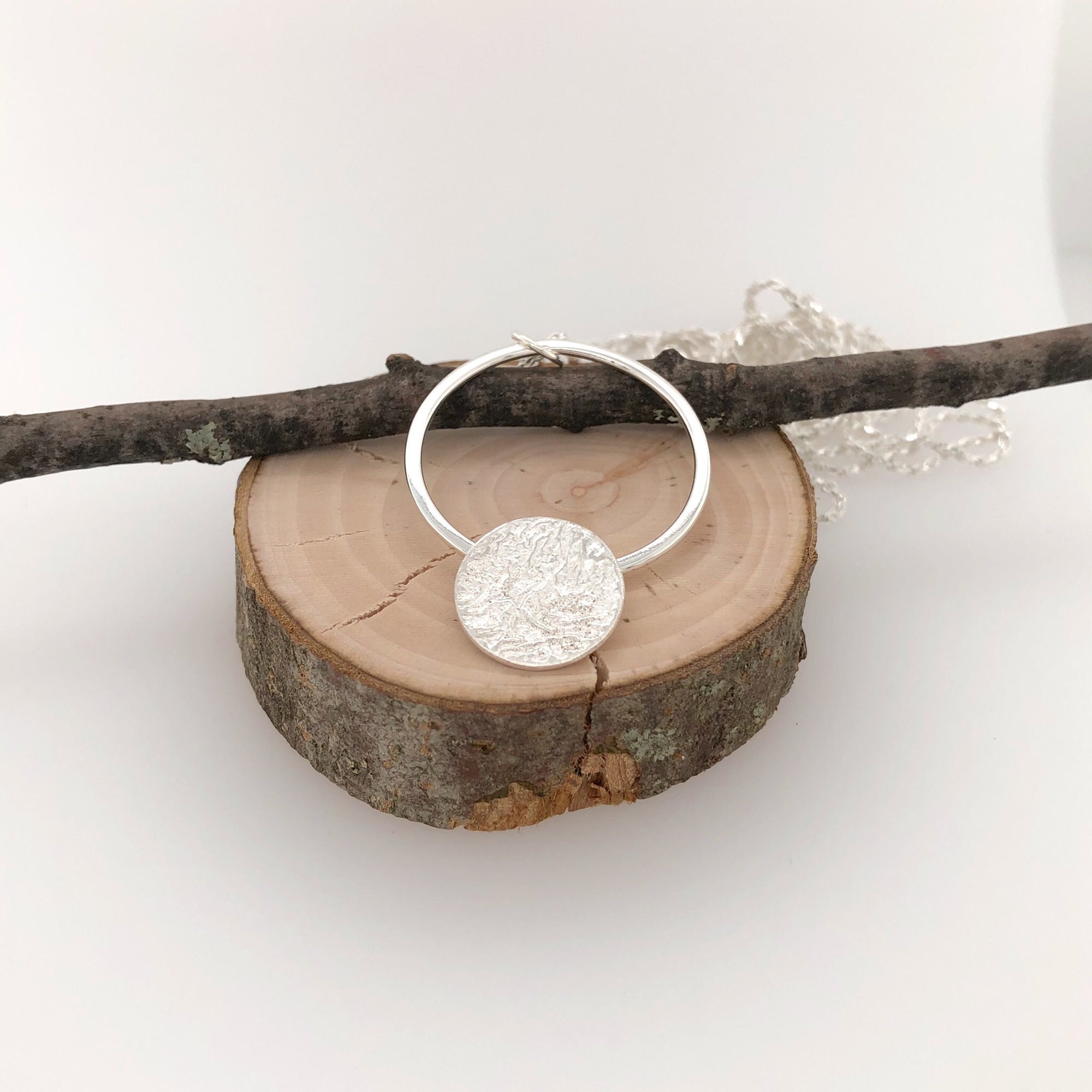 Reticulated Landscape Drop Long Pendant