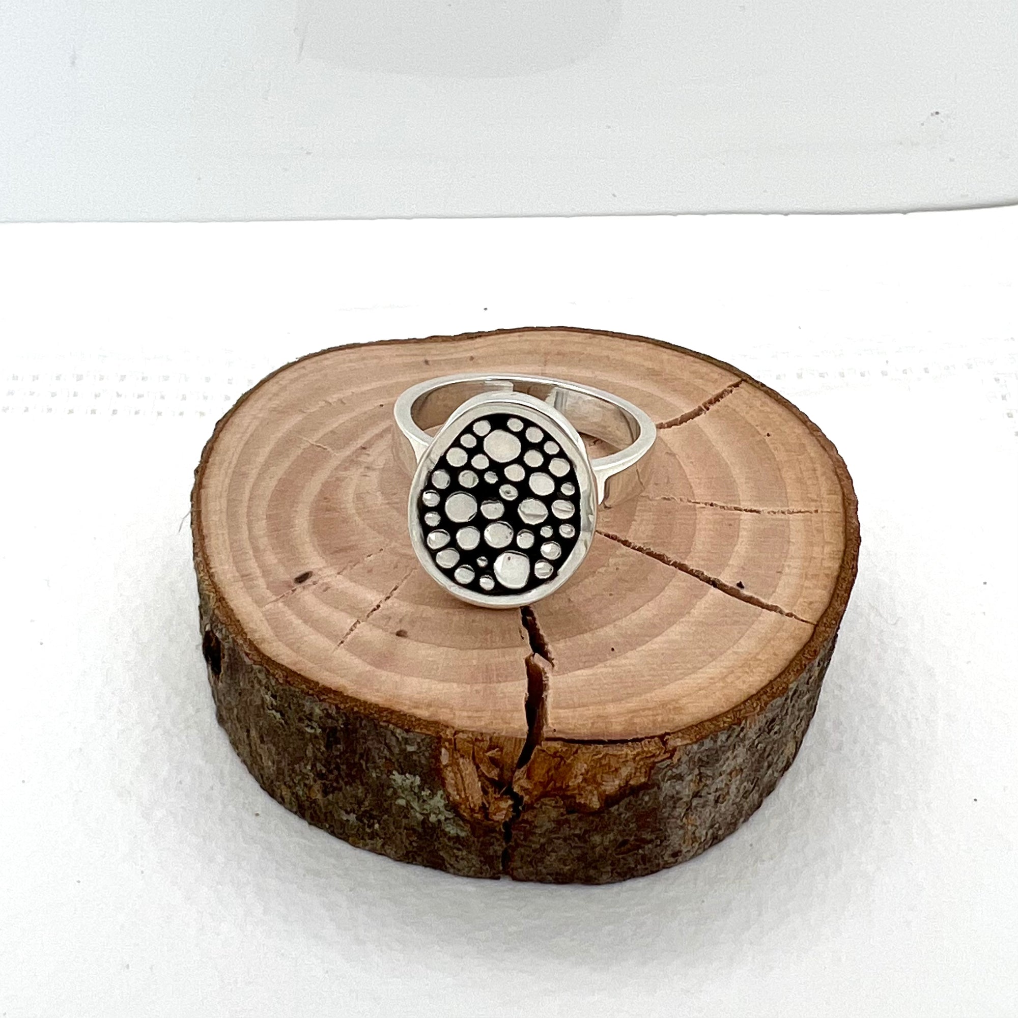 Pebbles Ring Wide Band