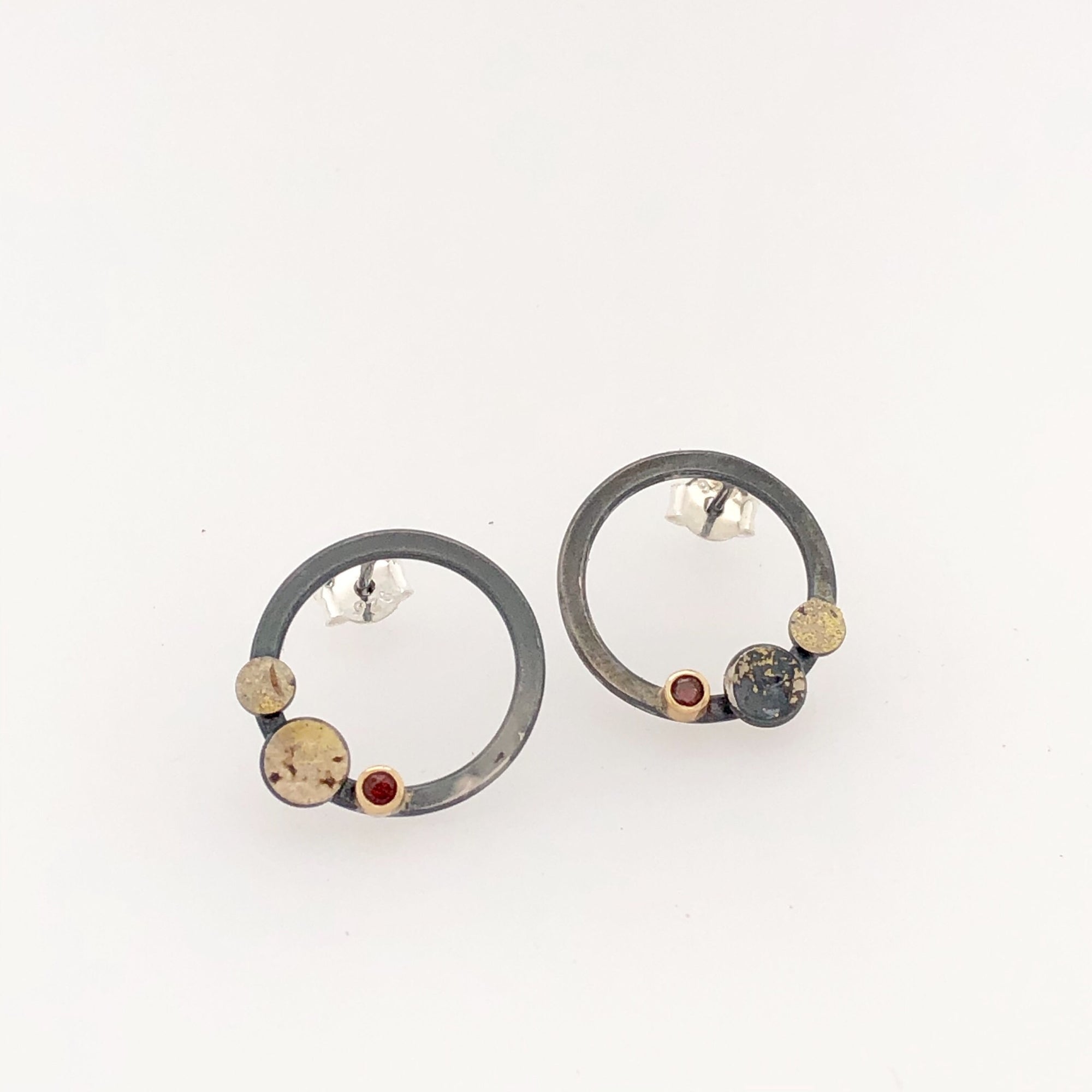 Black, Gold and Garnet Round Stud Earrings