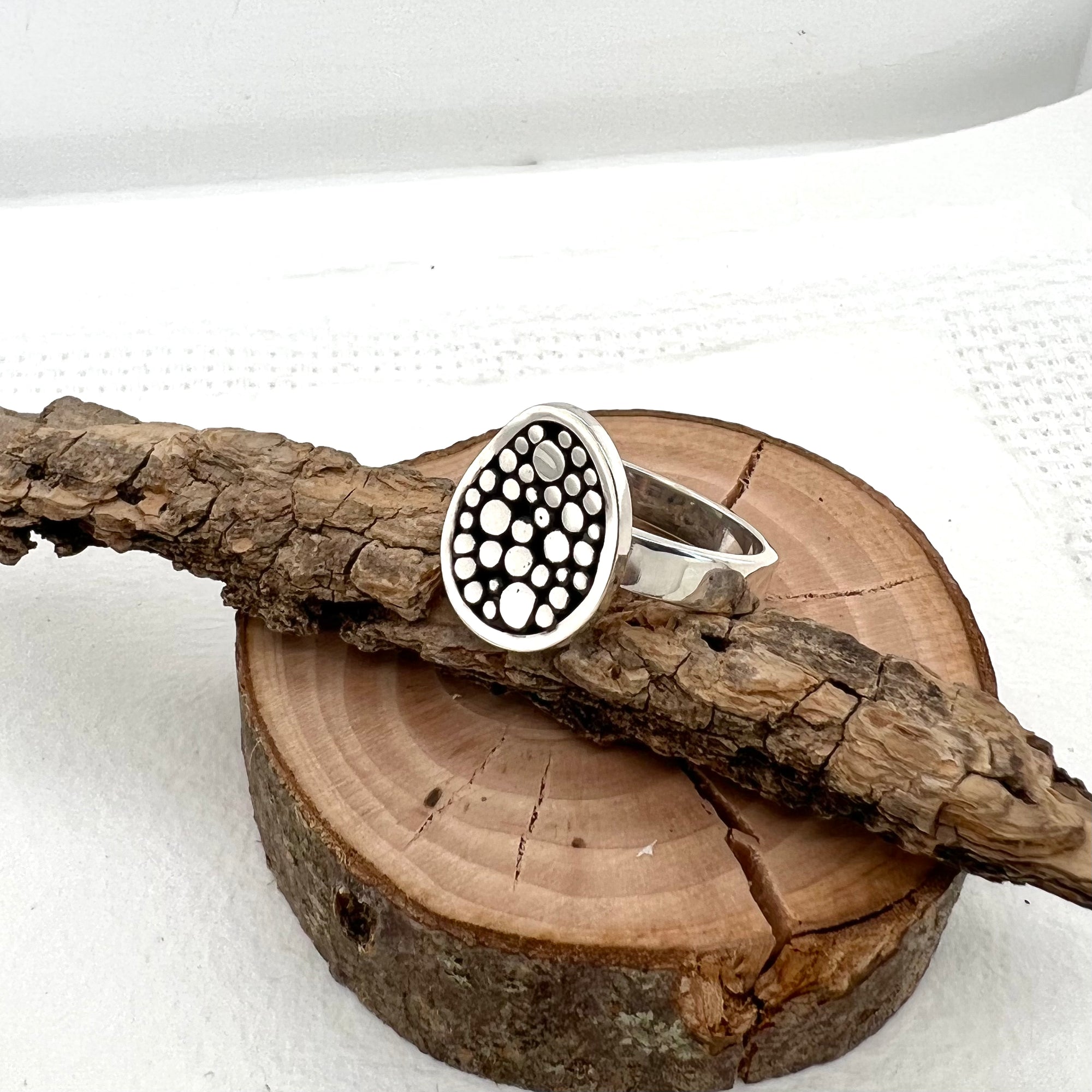 Pebbles Ring Wide Band