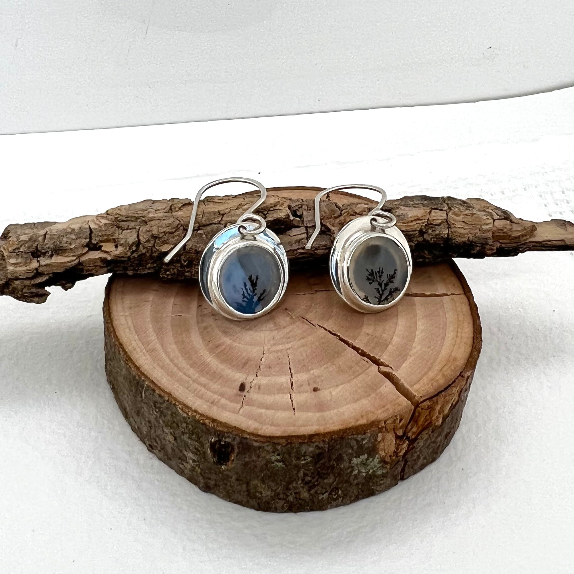 Round “Tiny Branches” Dendritic Agate Earrings